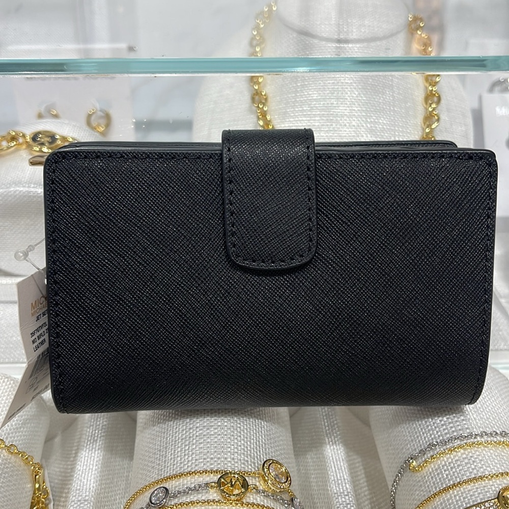 Michael Medium Crossgrain Leather Bifold Wallet
Black 
NWT - Picture 6 of 16